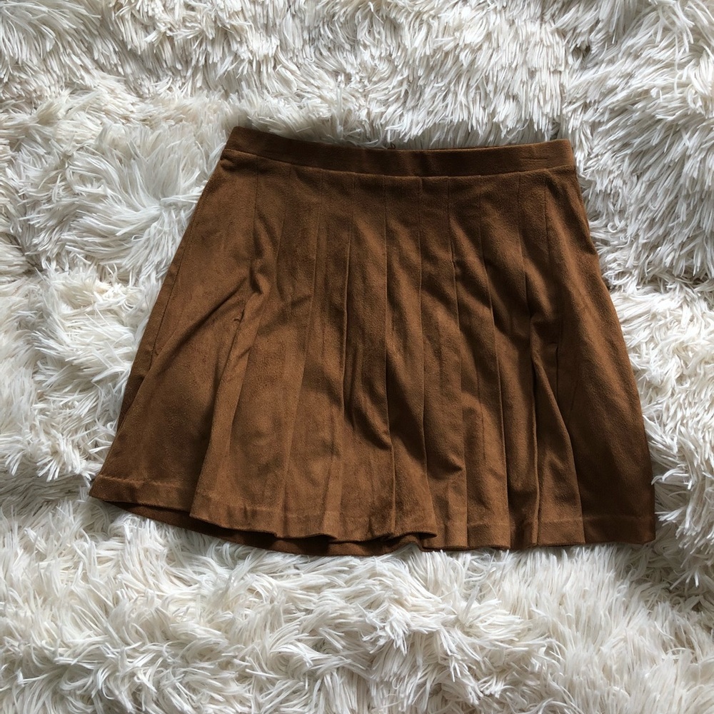 Suede pleated skirt